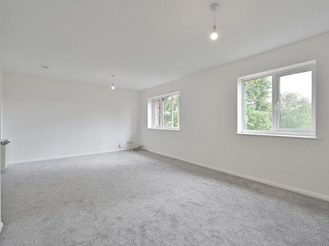 Apartment for rent in Watford Heath, North Watford