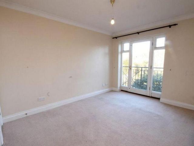 Apartment for rent in Pachesham Park, Surrey