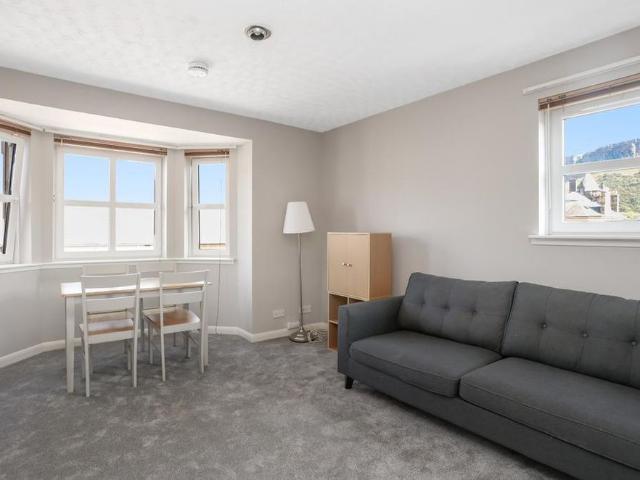 Apartment for rent in Southside, Scotland