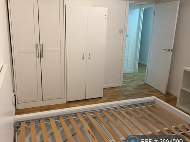 Apartment for rent in Brook Green, Greater London