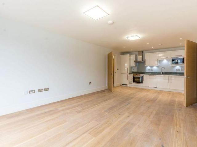 Apartment for rent in Kensal Town, Greater London