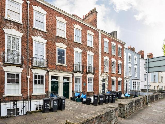 Flat for rent in Hotwells, Feckenham