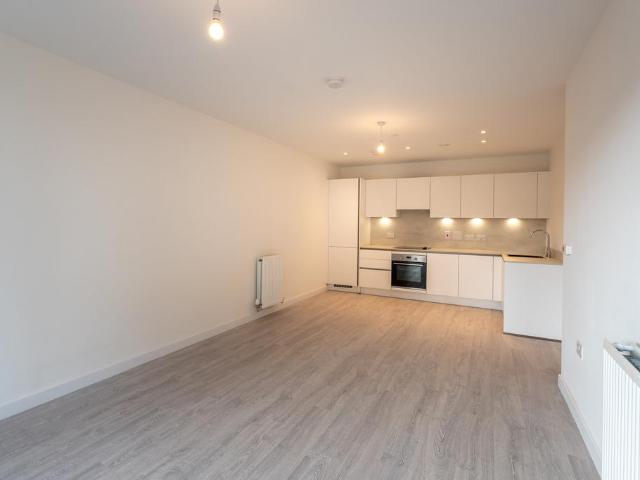 Flat for rent in Hayes, Greater London