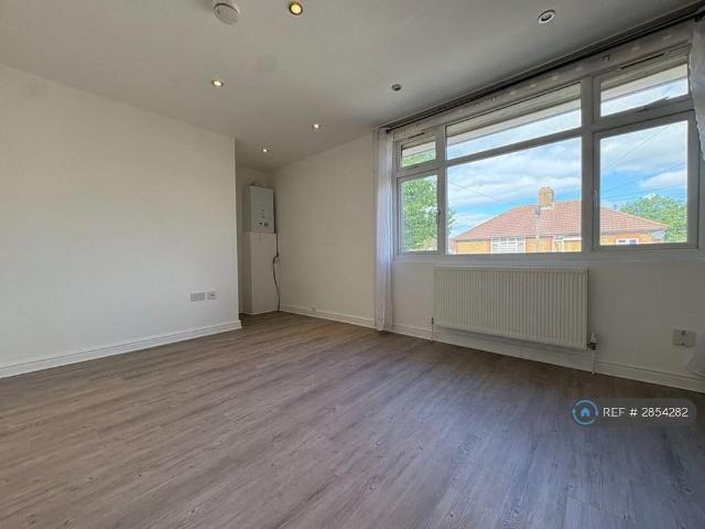 Apartment for rent in Edmonton, Greater London