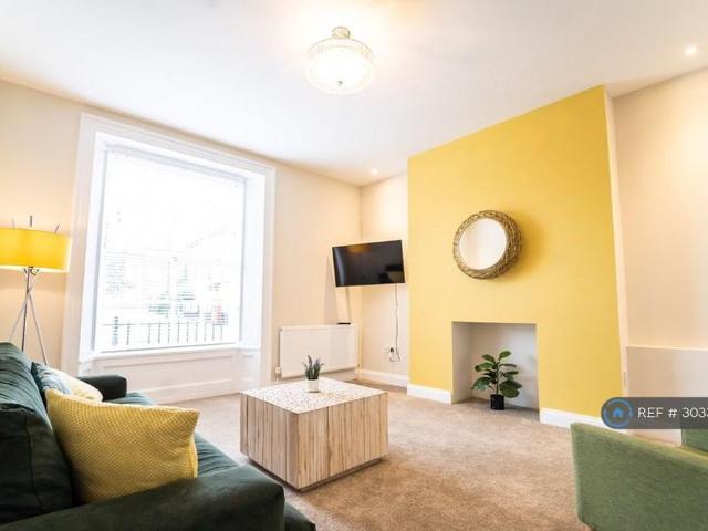 Apartment for rent in Southtown, Stokesby