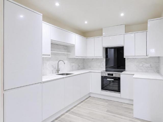 Apartment for rent in Warden Hill, Cheltenham