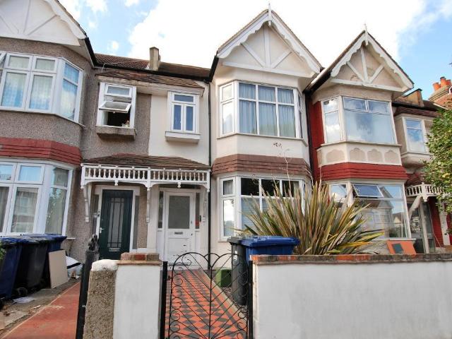 Flat for rent in London Borough of Ealing, Hanwell