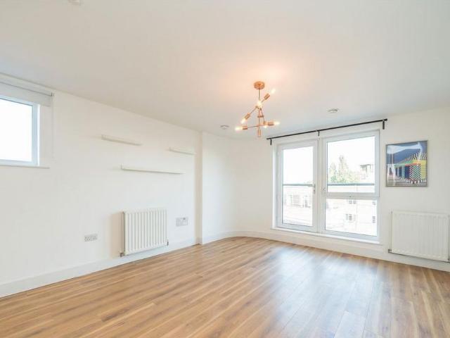Apartment for rent in London Borough of Hounslow, Greater London