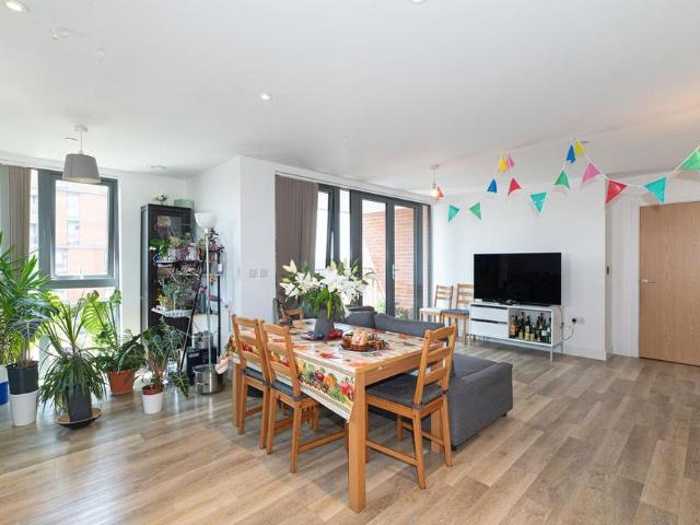 Apartment for rent in Carshalton Beeches, Greater London