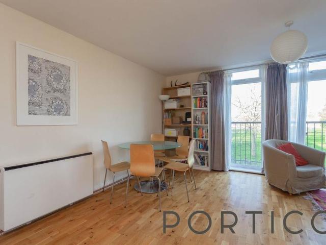 Apartment for rent in Maryland, Greater London