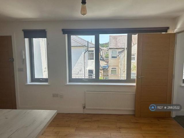 Apartment for rent in St James, Sandown Park