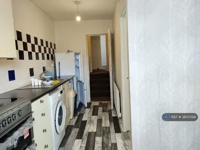 Flat for rent in Falcon Lodge, Wales