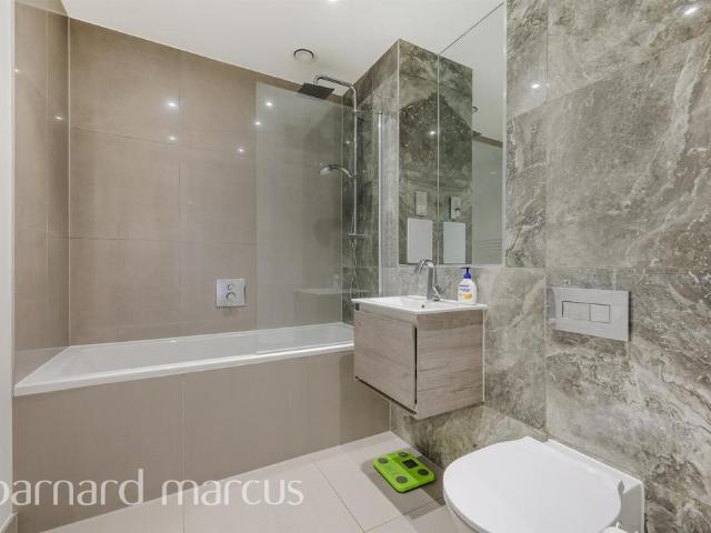 Flat for rent in New Malden, Greater London