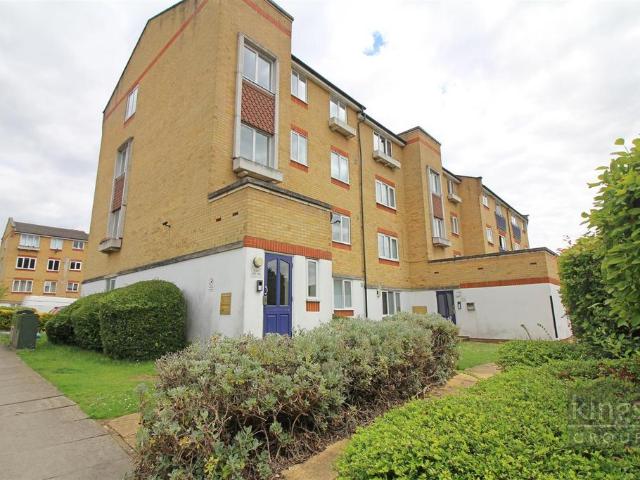 Flat for rent in The High, Harlow