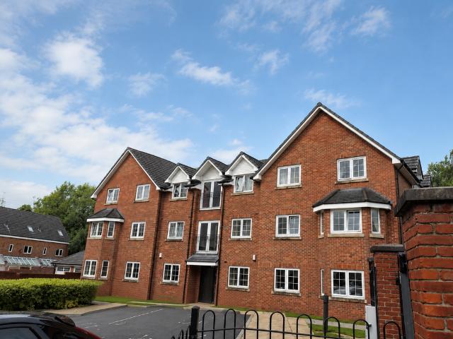 Flat for rent in Howe Bridge, Wigan