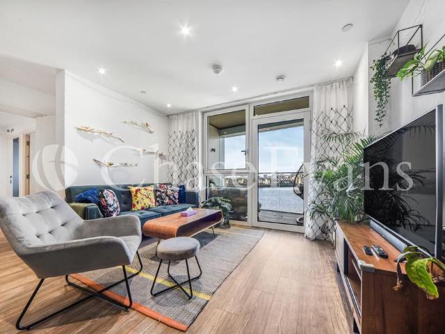 Flat for rent in East Greenwich, Greater London