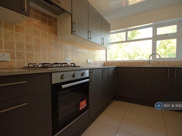 Flat for rent in London Borough of Lewisham, Greater London