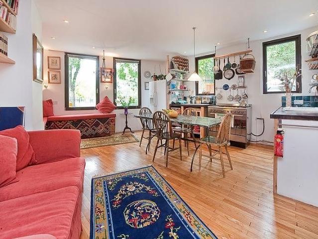 Apartment for rent in Chalk Farm, Greater London