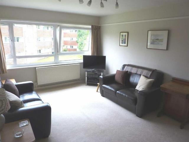 Apartment for rent in Oxted, Hillview