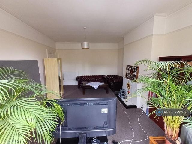 Apartment for rent in Royal Wells Park, Tunbridge Wells