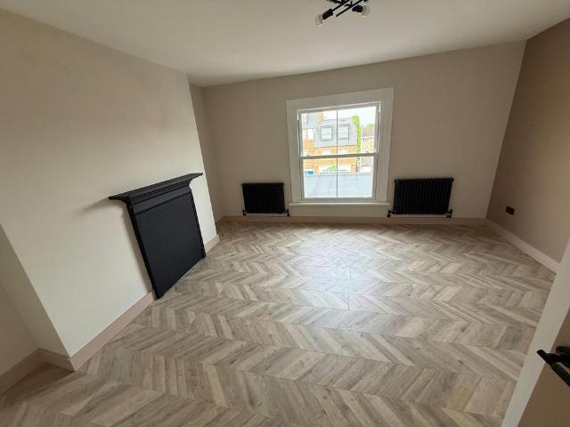 Flat for rent in Surbiton, Greater London