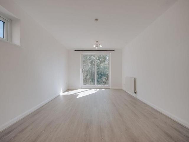 Apartment for rent in Connaught Park, Bushey