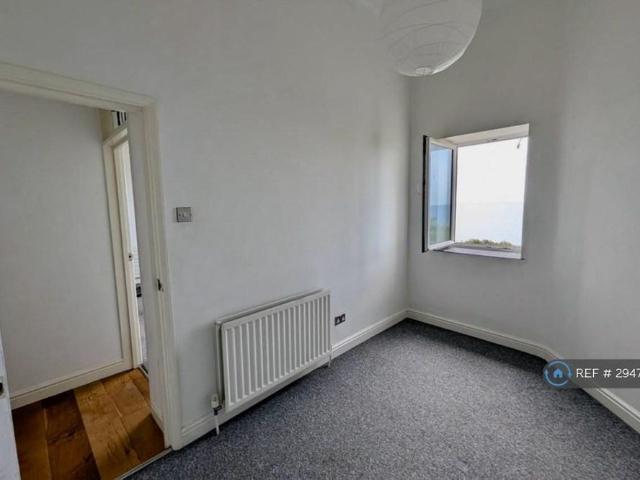 Apartment for rent in West Marina, Guestling Green