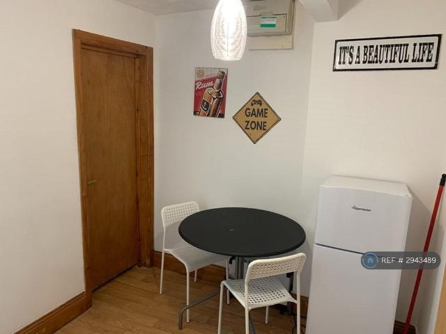 Apartment for rent in St Matthew's, Old Wharf