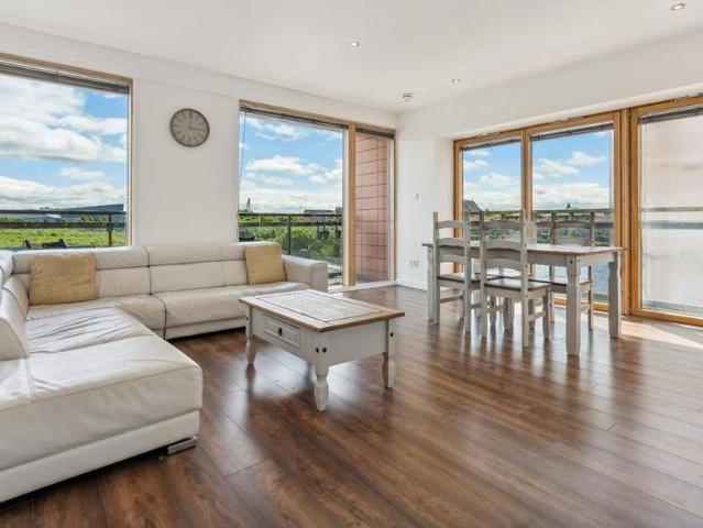 Apartment for rent in Thornwood, Glasgow