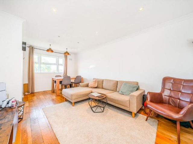 Apartment for rent in London Borough of Hounslow, Osterley