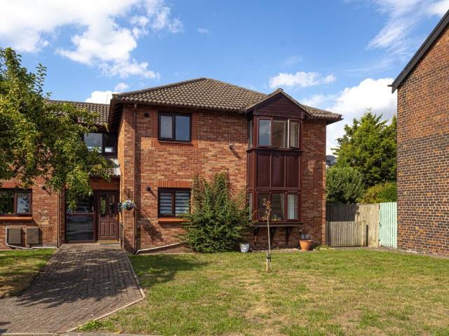 Flat for rent in Castle, Leftwich