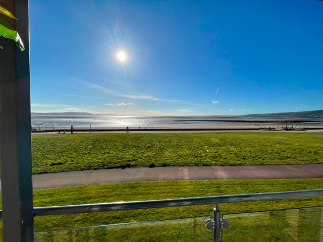 Apartment for rent in Seaside, Llanelli
