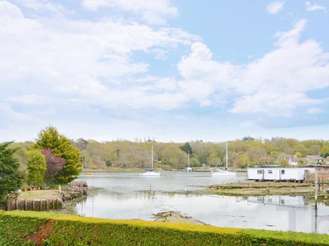 Flat for rent in Wootton Bridge, Isle Of Wight