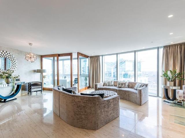 Flat for rent in Vauxhall, Greater London
