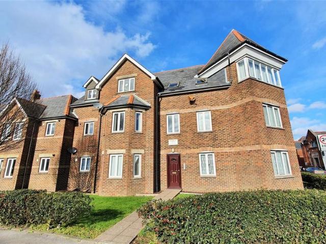 Flat for rent in Branksome, Poole