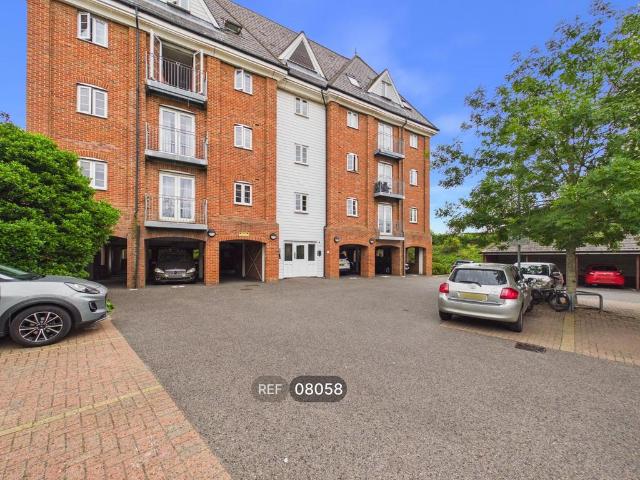 Flat for rent in Hythe, Fordham Heath