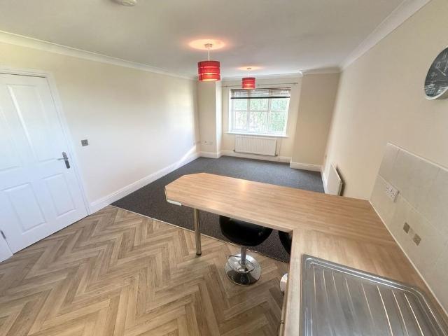 Apartment for rent in Laisterdyke, West Yorkshire