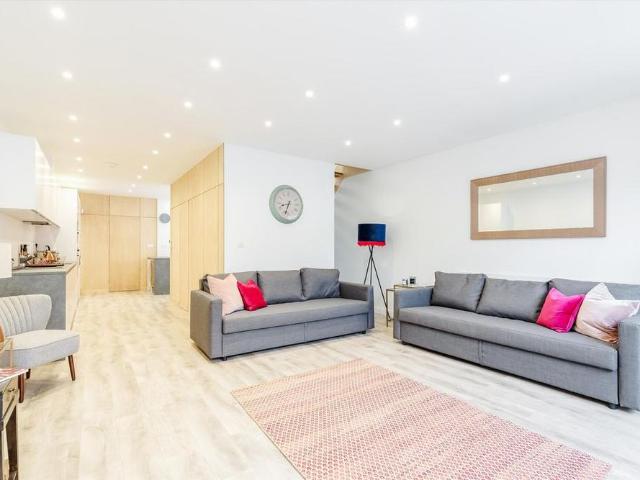Apartment for rent in Longfield Estate, Greater London