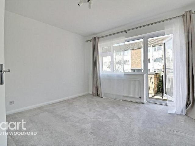 Flat for rent in Woodford Green, Greater London