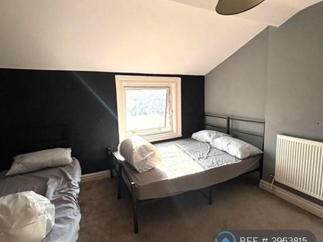 Apartment for rent in Calderstones