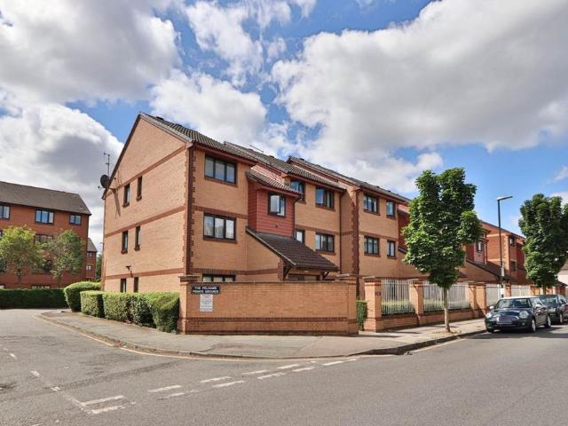 Apartment for rent in London Borough of Merton, South Wimbledon