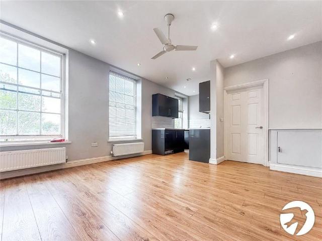Apartment for rent in Regent Quay, Oad Street