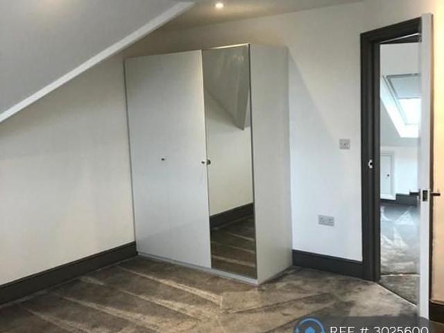 Apartment for rent in Perryfields, West Sussex
