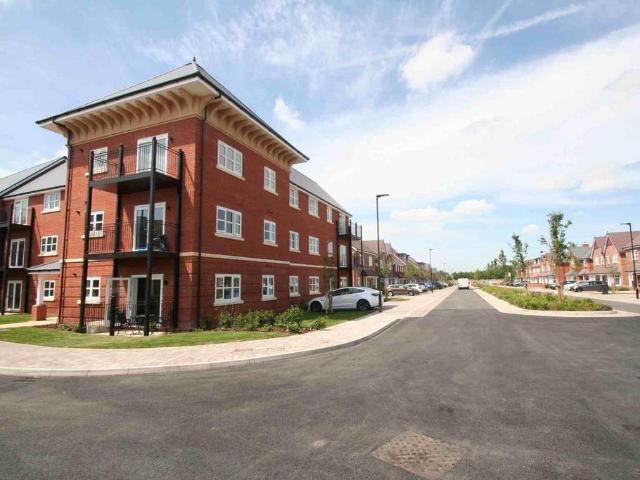 Flat for rent in Highcroft, Berrick Salome