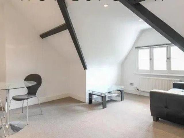 Flat for rent in Mapesbury, Greater London