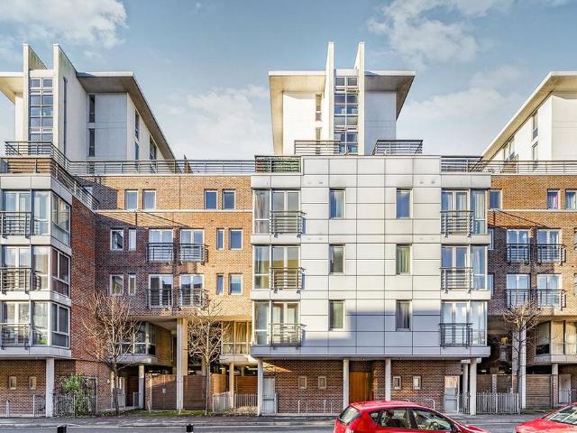 Flat for rent in Portsea, City Of Portsmouth
