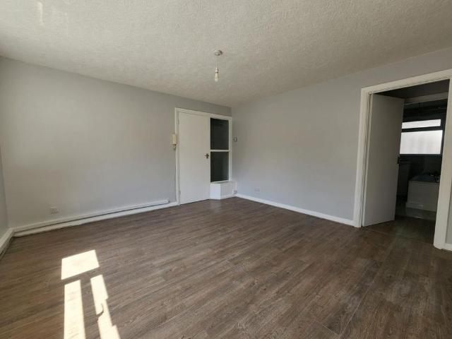 Apartment for rent in London Borough of Hounslow, Osterley