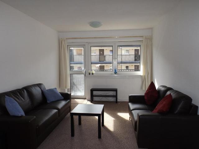 Flat for rent in Calton, Scotland
