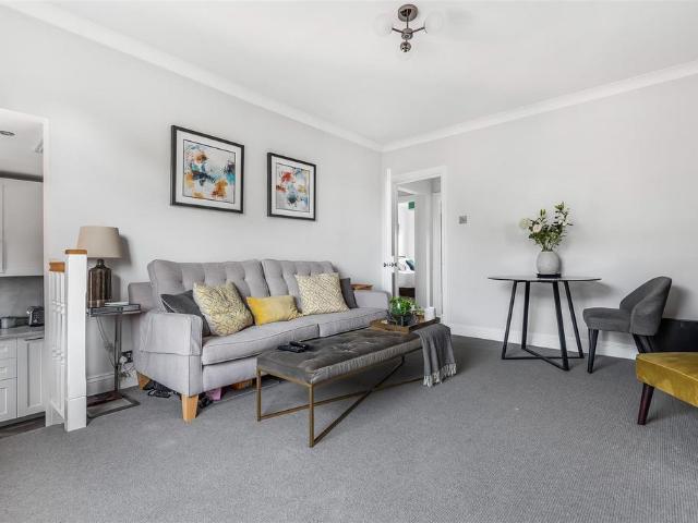 Flat for rent in Surbiton, Greater London