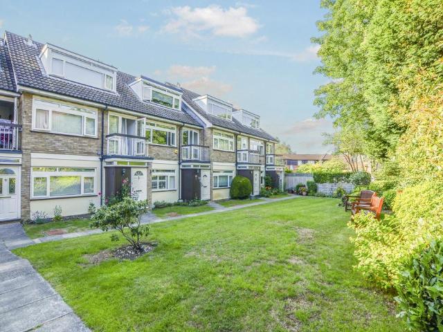 Flat for rent in Bushey, Bushey Heath